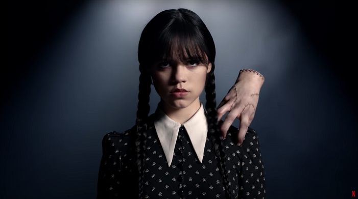 recensione mercoledì netflix Mercoledì la serie Netflix di Tim Burton. Contro l’universo dei “normali”