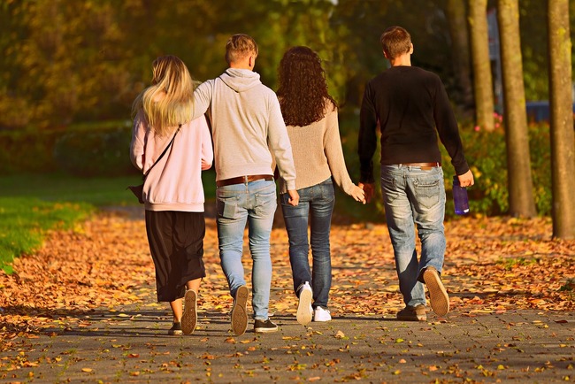 walking 1 (1) Movimento vs sedentarietà. Una passeggiata come antidoto contro la depressione
