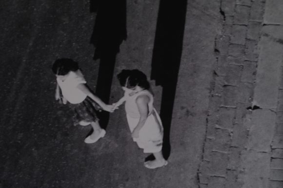 Scatti di umanità: una mostra fotografica collettiva per ritrovare il senso di essere umani