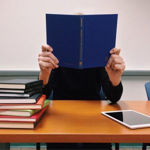 Scuola finita e nuova routine. Come aiutare i ragazzi a vivere un’estate più serena
