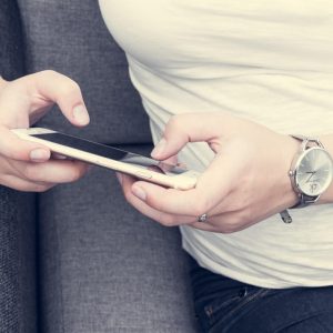 L’Unione Europea per la salvaguardia della salute mentale dei giovani sui social